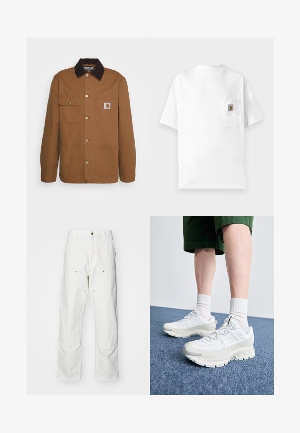 Braune Arbeitsjacke aus robustem Stoff mit einem Cordkragen, ausgestattet mit vier Taschen und Metallknöpfen auf der Vorderseite.; Weißes Baumwoll-T-Shirt mit rundem Halsausschnitt, kurzen Ärmeln und einer Brusttasche mit Logoplatte. Minimalistisches Design und nahtlose Textur.; Weiße Baumwoll-Cargohose mit lockerer Passform. Zu den Merkmalen gehören Fronttaschen, goldfarbene Hardware-Akzente und verstärkte Kniebereiche.; Weiße Sportschuhe mit strukturierten Überzügen, einer dicken Sohle und grauen Akzenten. Tragen mit weißen Crew-Socken und grünen Shorts auf einer blauen Oberfläche.