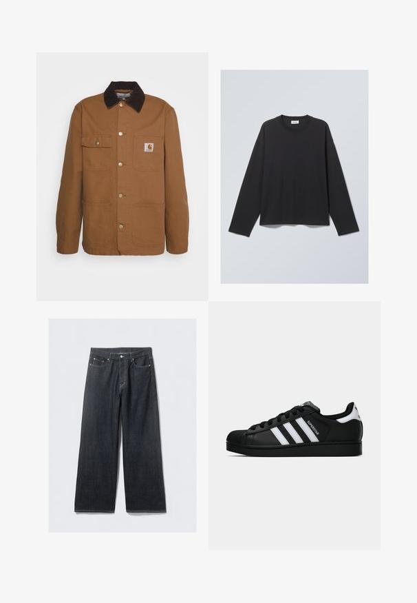 Jachetă de lucru maro, realizată dintr-un material durabil, cu guler din catifea, având patru buzunare și butoane metalice pe față.; Tricou negru cu mânecă lungă, realizat dintr-un material moale. Prezintă un decolteu rotund și o croială lejeră. Detalii de cusătură pe umeri, design minimalistic.; Blugi largi din denim închis, cu talie înaltă, care prezintă nituri de nuanță cupru și cusături în contrast, textură netedă și fără modele vizibile.; Tenisii Adidas Superstar negri cu dungi albe, vârf din plastic, și textul "Superstar" pe lateral, prezentati în profil lateral pe fundal alb.