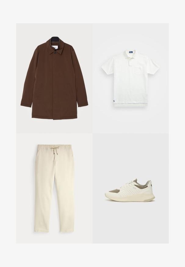Bruine buitenjas met een rechte snit, puntkraag, twee zijzakken en een enkele knoopsluiting. Gladde stoftextuur.; Witte poloshirt van katoen, met een klassieke kraag, een knoopsluiting met drie knopen en een borstzak aan de linkerkant; klein logo aan de onderrand.; Off-white casual broek met elastische tailleband en trekkoord, rechte pijpen en zijzakken op een effen achtergrond.; Witte en lichtbeige sport sneaker, met een bovenwerk van mesh, geperforeerde details en een gestructureerde tussenzool met branding op de hiel.