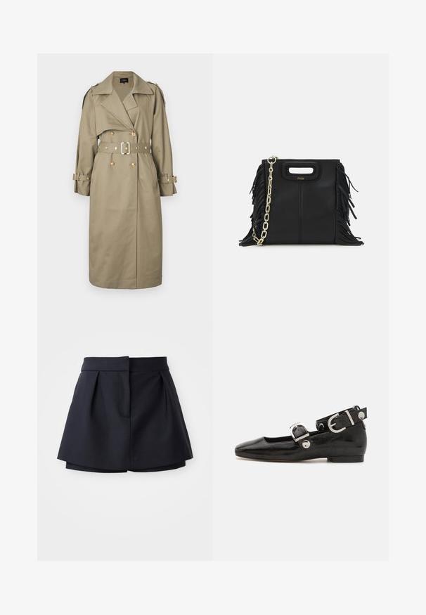 Maje GREENA - Trenčkot - kaki; Námořnicky modrý žebrovaný polo tričko s špičatým límcem, krátkými rukávy a dvěma předními kapsami se zacvakávacími knoflíky; zvýrazněné bílými švy.; Námořnické skládací šortky s vysokým pasem, vyrobené z hladkého materiálu. Disponují těsným střihem a skrytým předním kapsou.; Černé lakované baleríny se čtveratou špičkou, nártní přezkou s stříbrným kováním a plochou podrážkou. Hladká textura s minimalistickým designem.; Černá kožená kabelka s třásněmi, zlatým řetízkovým ramenním popruhem a rukojetí s výřezem. Na přední straně se nachází logo.