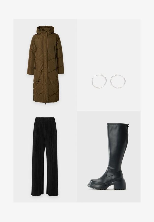 Lang, donkergroene donzen jas met een capuchon. Kenmerken zijn een diagonaal gestikt patroon, een ritssluiting aan de voorkant en twee zijzakken met ritsen.; Zwart t-shirt met korte mouwen en een relaxte pasvorm, voorzien van een gladde textuur en een ronde hals. Lichtgewicht stof met een subtiele glans.; Zwarte geplooide broek met een elastische tailleband. Beschikt over wijde pijpen en een glad, gestructureerd stof met verticale strepen.; Hoge zwarte leren laars met een chunky plateauzool en blokhak, voorzien van een trekband en een gestructureerd profiel op de buitenzool.; Zilveren ronde oorbellen met een strak ontwerp, voorzien van een glad oppervlak en zonder zichtbare versieringen. Diameter niet opgegeven.