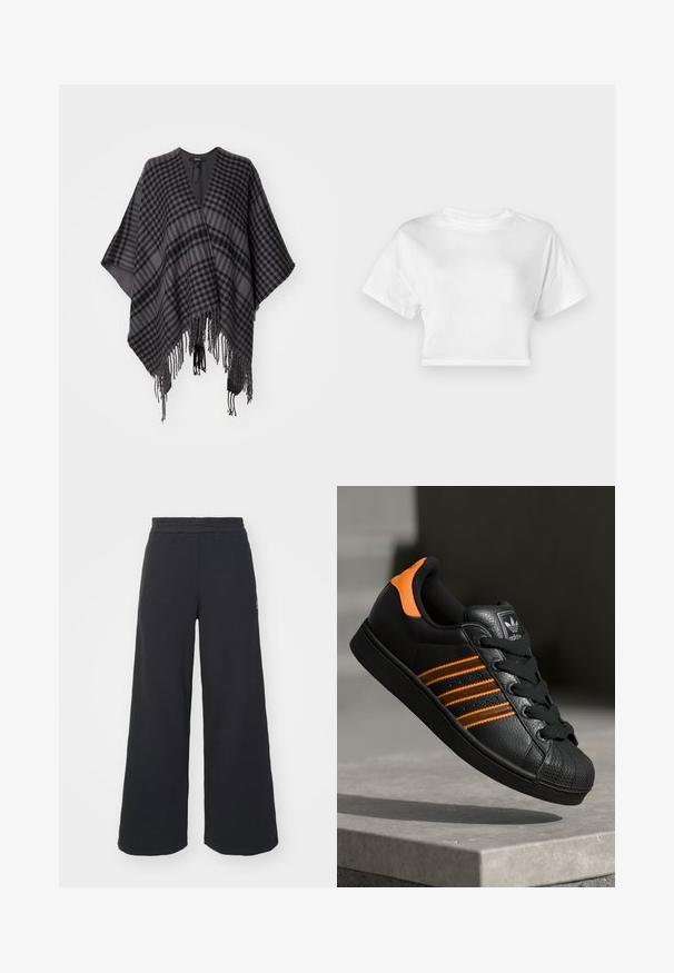 Geruite poncho in grijstinten en zwart, met een franjeszoom en een losse, open vorm. Gemaakt van zacht materiaal voor comfortabel dragen.; Witte cropped t-shirt van katoen. Korte mouwen, ronde halslijn, gladde textuur, casual ontwerp zonder patronen of versieringen.; Zwarte wijde sweatpants gemaakt van zachte stof, met een elastische tailleband en een klein logo aan de linkerkant.; Zwarte sneaker met oranje accenten, drie horizontale strepen, bovenwerk van textuurlak, rubberen neuzen en zwarte veters.