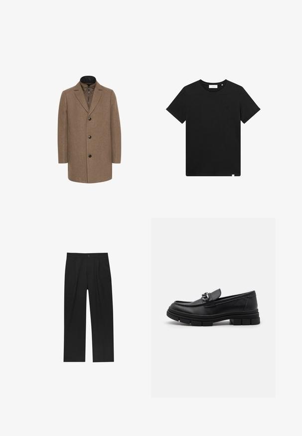 Matinique TRACE - Pitkä takki - walnut; Lyhythihaine musta T-paita, joka on valmistettu puuvillasta. Paidassa on pyöreä pääntie ja pieni brodeerattu logo rinnassa. Sujuva rakenne, normaali istuvuus.; Mustat housut suoranlahkeisella muotoilulla, valmistettu sileästä kankaasta. Ominaisuuksiin kuuluu etupleateet ja yksi nappikiinnitys vyötäröllä.; Musta nahkaloaferi pyöreällä varvalla, koristeellisesti varustetulla hihnalla ja metalliosilla sekä paksulla, teksturoidulla pohjalla. Sileä pinta hienovaraisin yksityiskohdin.