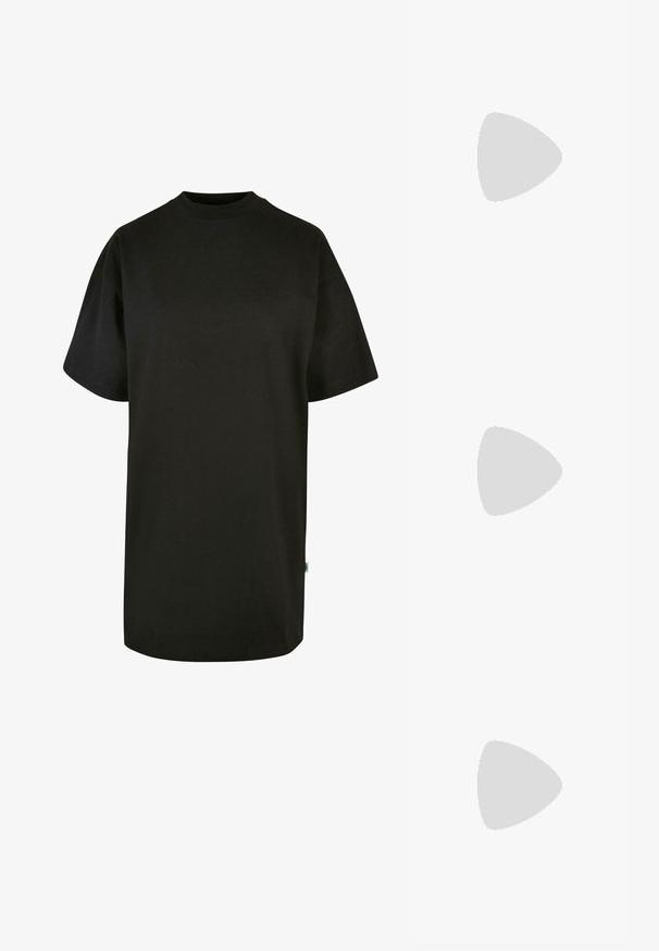 T-shirt in cotone nero con scollatura rotonda e maniche corte. Vestibilità ampia, design semplice, senza motivi o dettagli visibili.; Stivali neri alti fino al ginocchio in pelle liscia, con tacco spesso e punta arrotondata. Design minimalista senza hardware o decorazioni visibili.; Occhiali da sole neri rettangolari con lenti verdi. Realizzati in plastica con una forma ottagonale e finitura liscia. Presentano il marchio Ray-Ban sul lato.; Even&Odd Shopping bag - black