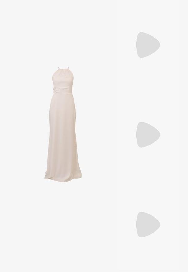 Asymmetrische cropped top in felroze ribbelstof, met een ontwerp met één schouder en een zachte randafwerking.; Lange halterjurk van zachte, crèmekleurige stof. Gladde textuur, aansluitend lijfje en vloeiende rok met een lichte sleep. Minimalistisch ontwerp.; Lila hakjes met een doorzichtig plastic bovenwerk en een transparante blokhak. Gladde textuur, open teen ontwerp, minimalistische vorm.; Beaded handtas met levendige kleuren: roze, oranje, blauw en bruin. Getextureerd oppervlak met ronde kralen en organische vormen, stevige handvatten.; Zilveren dangle oorbellen met een dun, gaasachtig kettingontwerp en rechte staafaccenten, met vlindersluitingen voor een veilige sluiting.
