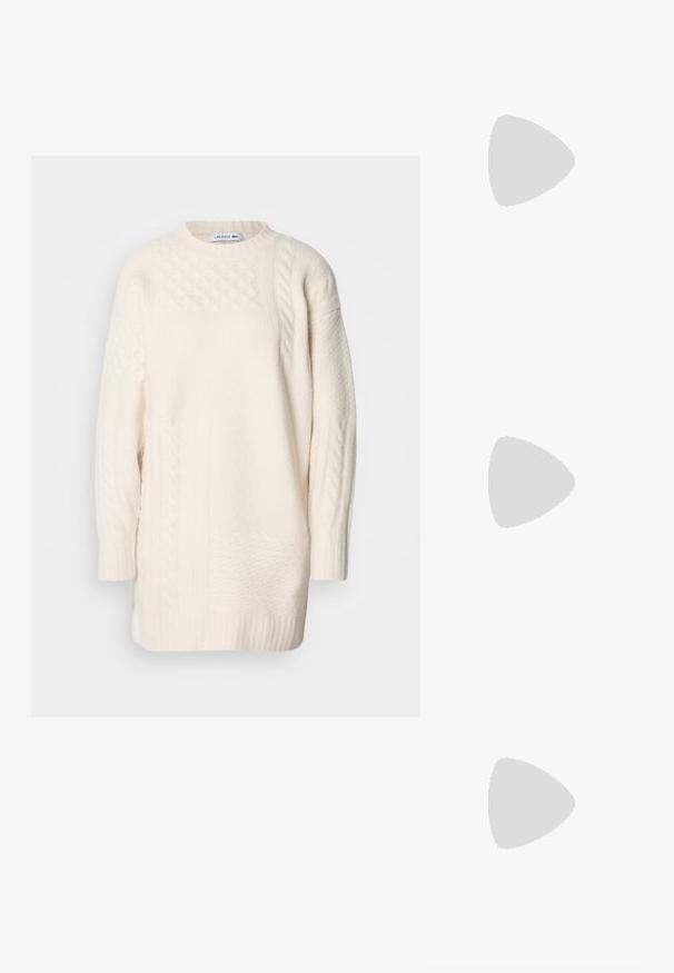 Lacoste Džemperkleita - lapland; AllSaints DOLLY - Kovboju/motociklistu tipa zābaki - metallic silver; Melnas zīda šalle, kas rotāta ar koncentriskām baltām svītrām dažādās platumos, veidojot ģeometrisku kvadrātu rakstu. Gluda tekstūra un apstrādātas malas.; Melnas mākslīgās kažokādas rokassomiņa ar mīkstu tekstūru, apaļu formu un izturīgu melnu ādas plecu siksnu. Redzami sudraba detaļas.