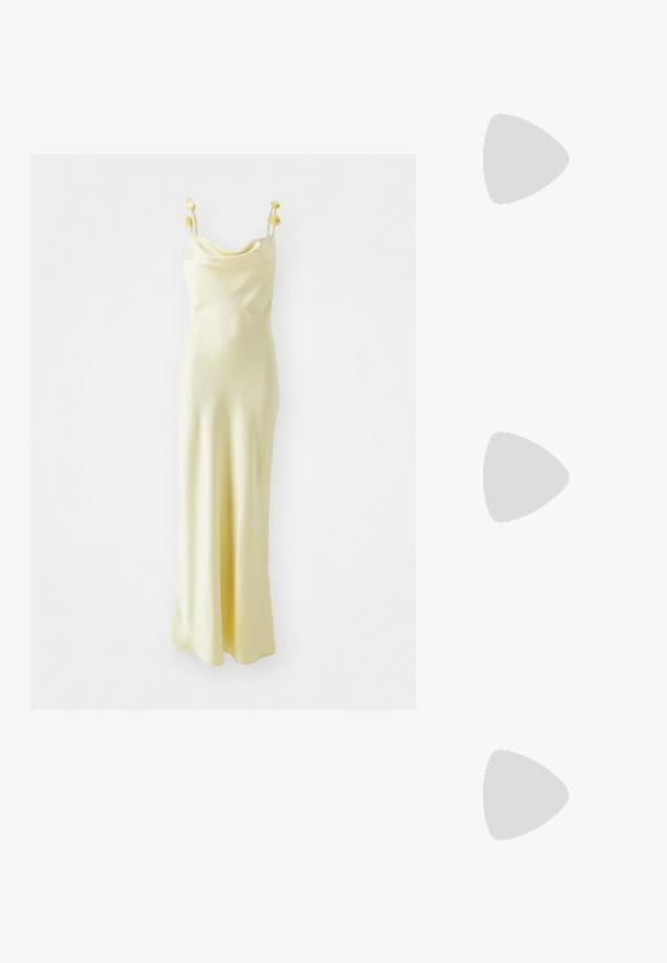 Gina Tricot COWL NECK DRESS - Iltapuku - light yellow; Kultaiset metalliset korkokengät, joissa on pyöreä kärki, nilkkaremmi ja lohkokanta. Sileä pinta kiiltävällä viimeistelyllä ja ristikudosmuotoilu.; Kulta-tone suorakulmainen rannekello, jossa on valkoinen kellotaulu, hopeanväriset tuntimerkit ja kestävä metallinen linkkiranneke. Mukana vedenkestävyysominaisuus.; Kultakäsihelmi, jossa on yksinkertainen ja kiiltävä muotoilu, sisältää viisi kirkasta strassikiveä tasaisesti jaettuna ympäri ranneketta. Kaiverrettu logo sisällä.