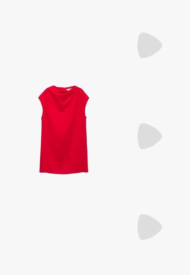 Maglietta a maniche corte a righe orizzontali rossa e rosa chiaro, con scollatura rotonda e silhouette aderente.; Abito rosso senza maniche con scollo drappeggiato e tessuto morbido. Presenta una linea diritta e chiusura posteriore senza decorazioni visibili.; Sneakers in camoscio rosso con accenti bianchi, caratterizzati da materiale testurizzato, punta rotonda e un logo dorato di lato, indossati con pantaloni neri.; Occhiali da sole neri con montatura geometrica, lenti gialle e dettagli dorati sulle stanghette. Texture liscia, forma ampia, design contemporaneo.; Orecchini color oro con una forma organica simile a un fagiolo e una superficie liscia e riflettente; presentano un design minimalista senza hardware visibile.