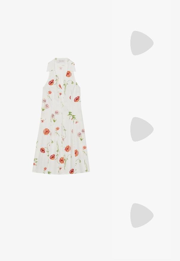 Blommig klänning med ett vitt tyg prytt med rosa och orange blomstertryck, krage och knappstängning framtill.; Ljusblå mocka slingbackklack, spetsig tå, justerbart ankelband med metallspänne, naturlig beige sula och låg klack.; Siden scarf i marinblått och vitt med ett geometriskt zigzagmönster. Slät textur, snyggt knuten runt halsen, kompletterar en ribbad topp.; Örhänge i guldtonad metall med en elegant, böjd design. Har en distinkt spetsig form, polerad yta och gångjärnslås.