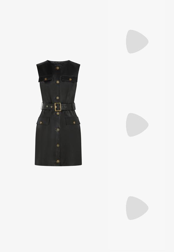 Top sportiv de culoare maro deschis, cu un design ajustat, stil racerback și textură netedă. Prezintă un branding minim pe eticheta interioară.; Rochie din piele neagră cu un design ajustat, închidere cu nasturi aurii, două buzunare frontale și o curea asortată. Prezintă un guler la gât.; Mulele negre cu toc înalt, cu vârful ascuțit, fabricate din piele netedă. Dispun de o curea lată pentru gleznă, cu o cataramă pătrată din argint și cu cuie.; Geantă de piele neagră cu un mâner în formă de pisică aurie, având clapetă frontală, curea ajustabilă și detaliu cu logo în partea inferioară frontală.