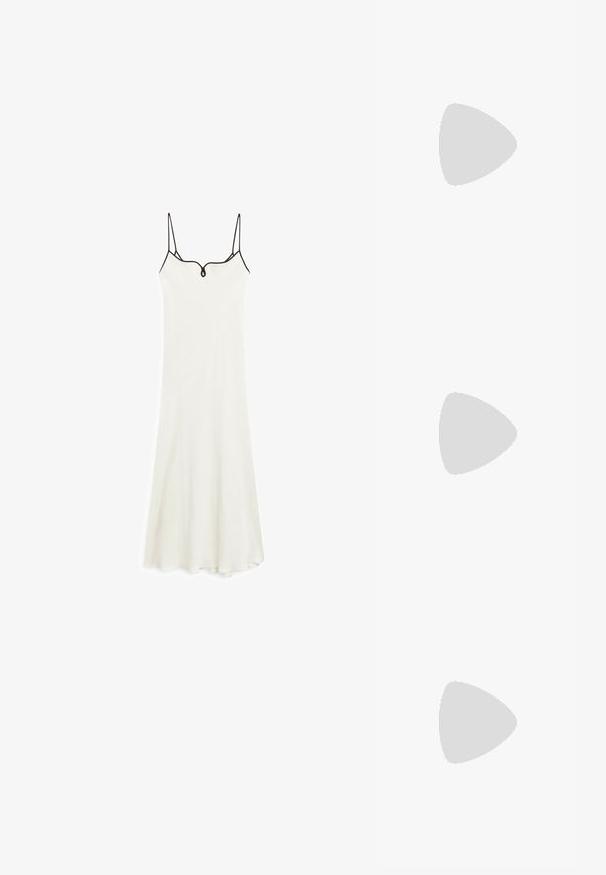 Robe midi blanche avec des fines bretelles, décolleté en V et corsage ajusté. Présente un bord noir le long du décolleté et de l'ourlet, confectionnée dans un tissu doux.; Sandales à talons en cuir blanc avec des fines lanières et un bout carré. Elles présentent un petit talon carré et une fermeture à boucle sur la lanière de la cheville.; Lunettes de soleil écaille de tortue avec des verres marron, forme ovale élégante et finition brillante. Présente des accents argentés discrets sur les montures.; Sac tote en cuir marron avec deux poignées allongées, forme rectangulaire structurée, texture lisse et détails de couture subtils.
