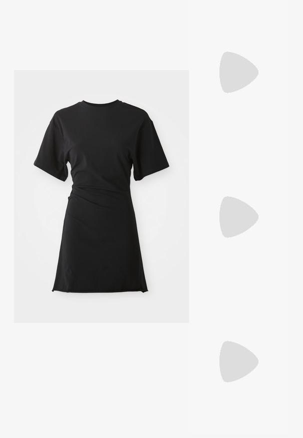 Musta mekko, joka on valmistettu sileästä ja joustavasta materiaalista. Siinä on pyöreä kaula-aukko, lyhyet hihat ja hieman kerätty vyötärö, joka antaa hoikentavan istuvuuden.; Valkoiset litteät sandaalit T-mallilla, joissa on kirkkaista jalokivistä koristeita. Pohja on vaaleanruskea ja ohut, litteä. Säädettävä nilkkahihna.; PULL&BEAR SHOPPER  - Shopping bag - grey; Hopeakoruja, joissa on kaksi pisaramuotoista ja kaksi pyöreää muotoa, kaikki kiiltävän, heijastavan pinnan ja sileän tekstuurin omaavia.