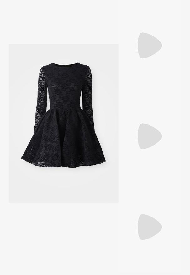 Fekete csipkeruha hosszú ujjal, kerek nyakkivágással és bővülő szoknyával. A csipke borítás virágmintával díszített.; Fekete bőr mokaszinok magas, vastag platformmal és textúrált talppal rendelkeznek. Öltött mintával készülték, és aranyszínű részlet található a pánton.; Maje MISS MINI - Keresztpántos táska - noir; Aranyszínű fülbevalók, több zuhanó lánccal, tiszta ovális strasszköves díszítéssel és dekoratív fülbevaló tetejével.