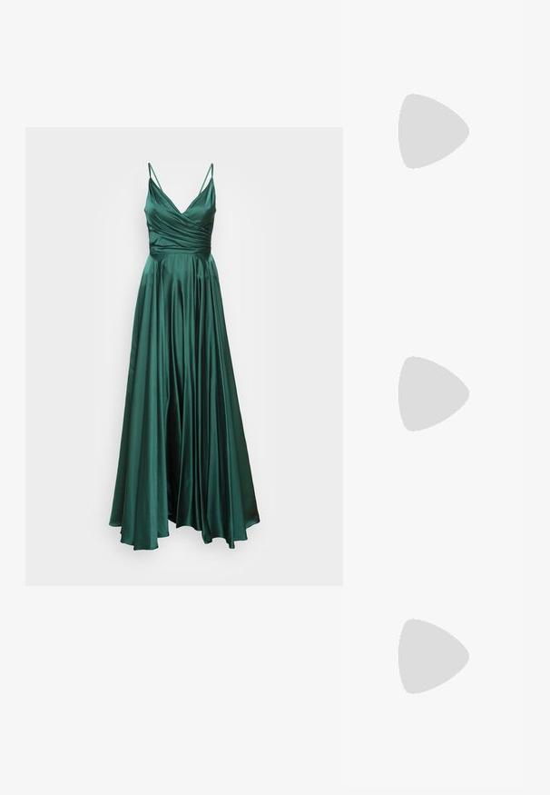 Grønn satengkjole med V-hals, tettsittende bodice og flytende skjørt. Har tynne stropper og en glatt, skinnende tekstur.; Gullglitrende høyhælte sandal med åpen tå, ankelrem og chunky plattform. Glatte metalliske detaljer forbedrer det generelle designet.; Svart lærveske med en buet form, avtagbar stropp og gullbeslag. Vesken har et klaff med spenne-detall.; Gullfargede øredobber med teksturerte, bølgete former. Inkluderer skulpturelle klipsstuds og åpen hoop-design med en hamret finish.