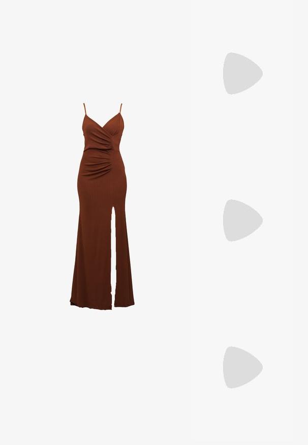 Ruda juostos maksi suknelė su spaghetti petnešomis, surinkta liemene ir šlaunimi aukštu įpjovimu. Lygus paviršius, kūną apgobiantis siluetas.; Auksinės odinės slingback aukštakulnės su smailiu nose, mažais kitten kulniukais ir dviem sagtimis ant viršaus. Lygi tekstūra, elegantiškas dizainas.; Geltonas dirbtinės krokodilo odos rankinukas su standžiu dizainu, viršutine rankena, nuimamu grandininiu dirželiu ir dekoratyviniu krištolo papuošimu ant užsegimo.; Aukso žiediniai auskarai su lygiu, suapvalintu dizainu. Ploni ir lengvi, su nuolatiniu kilpeliu be jokio papuošimo.