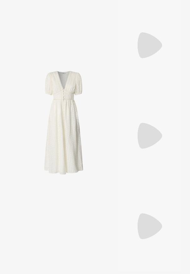 Hvit bomull t-skjorte med et stort, lyst rødt hummermotiv på fronten. Korte ermer og standard rund hals-design.; Hvit midikjole med puffermer, dyp V-hals, stoff med broderte detaljer, knappelukking i midjen, svaiende skjørt.; Hvit patentlær slingback-sko med spiss tå og lav blokkheel. Har en diskret stropp med detalj i gulltone.; Svart skinn skulderveske med glatt tekstur, buet form, justerbar stropp og glidelås. Minimalistisk design uten dekorasjoner.