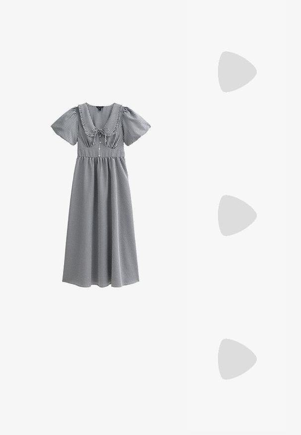 Zwarte fitted top met een vierkante halslijn, gemaakt van zachte katoen, zonder extra patronen of accenten. Eenvoudig en strak ontwerp.; Zwart-witte gingham jurk met korte pofmouwen, een brede halslijn, gathered taille en een rok tot op de knie. Heeft een strik in het midden.; Zwarte leren cowboylaars met spitse neus, lage gestapelde hak en een ingewikkeld geïmbossieerd bladerenpatroon op de schacht. Lus aan de bovenkant voor eenvoudig aantrekken.; Zwarte leren tas met een gladde structuur, rechthoekige vorm en twee lange handgrepen. Eenvoudig ontwerp zonder zichtbare hardware of versieringen.