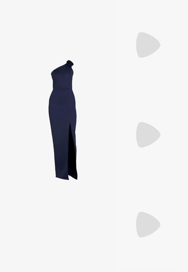 Tamsiai mėlyna, vieno peties suknelė su rožių detalėmis, prigludusi siluetas, ilga ilgis ir aukštas įpjovimas kairėje pusėje.; Balti slingback kulniukai su smailiu pirštu, lygia viršutine medžiaga, žemu blokuotu kulnu ir šoniniu išpjovimu su reguliuojamu sagtimi.; Apskriti saulės akiniai su tamsiais objektyvais ir auksiniais rėmeliais. Modelis vilki šviesiai mėlyną, raukinį kardiganą su mygtukais ir kontrastingomis baltomis rankovėmis.; Michael Kors rankinė smėlio spalvos dengto kanvoje su pakartotiniu MK logotipo raštu, auksinėmis detalėmis ir nuimamu grandininiu dirželiu.