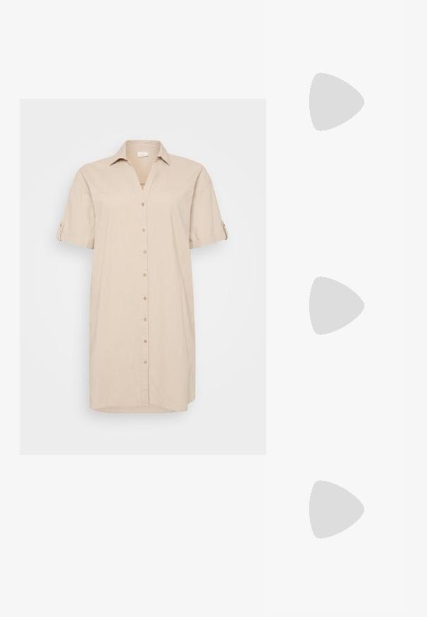 Vestido camisero beige con botones y mangas cortas, hecho de un tejido ligero. Presenta un cuello y un corte recto con un dobladillo ligeramente redondeado.; Zapato de salón con estampado de leopardo y tacón de bloque transparente. Fabricado con material brillante y textura suave.; Gafas de sol negras de gran tamaño con un diseño geométrico, lentes rectangulares y un acabado brillante. Sin marca visible en la parte frontal.; Pendientes de aro de plata con un acabado liso y pulido. Forma redonda y cierre de click seguro. Diseño ligero adecuado para el uso diario.