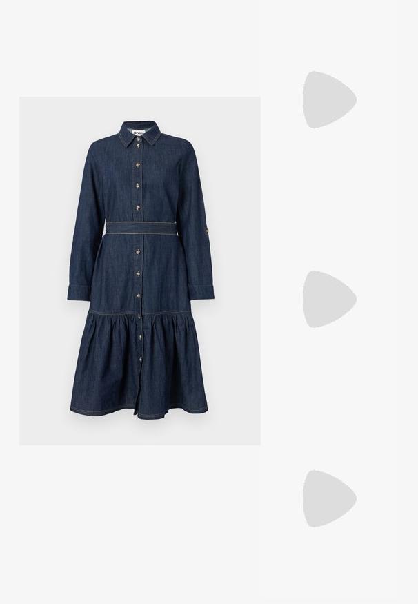 Robe en denim avec un col, un devant entièrement boutonné, des manches longues et une jupe à volants. Couleur bleu foncé avec des boutons et des coutures dorées.; T-shirt en coton blanc avec un grand graphisme de homard rouge vif sur le devant. Manches courtes et design à col rond standard.; Baskets montantes en toile blanche avec semelle en caoutchouc noir, capuchon en caoutchouc à l'avant, et six œillets pour les lacets, présentant un design épuré et minimaliste.; Sac à main en cuir rouge avec un design angulaire et géométrique. Il dispose d'une seule sangle ajustable et d'une fermeture à rabat avec un detailing cousu.