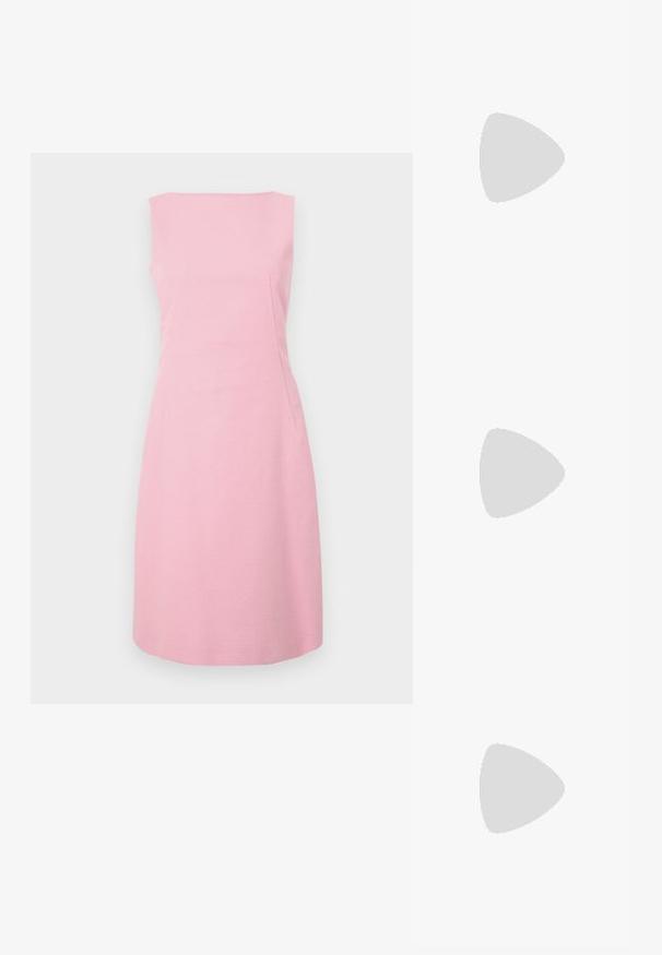 WEEKEND MaxMara ARMIDA - Vapaa-ajan mekko - pink; Valkoiset nahkakengät, matala malli, jossa on sileä pinta, pyöreä kärki, nauhakiinnitys edessä ja pieni brodeerattu logo sivulla.; Mustelman mustahuulikoobas koos kuldsete detailidega, millel on lukk. Kandmisel üle keha halli kampsuni peal.; Kultaketjut korvakorut, joissa on kierretystä muotoilusta valmistettu solmu. Jokaisessa korvassa on pyöreä, kirkas tausta varman käyttömukavuuden takaamiseksi.