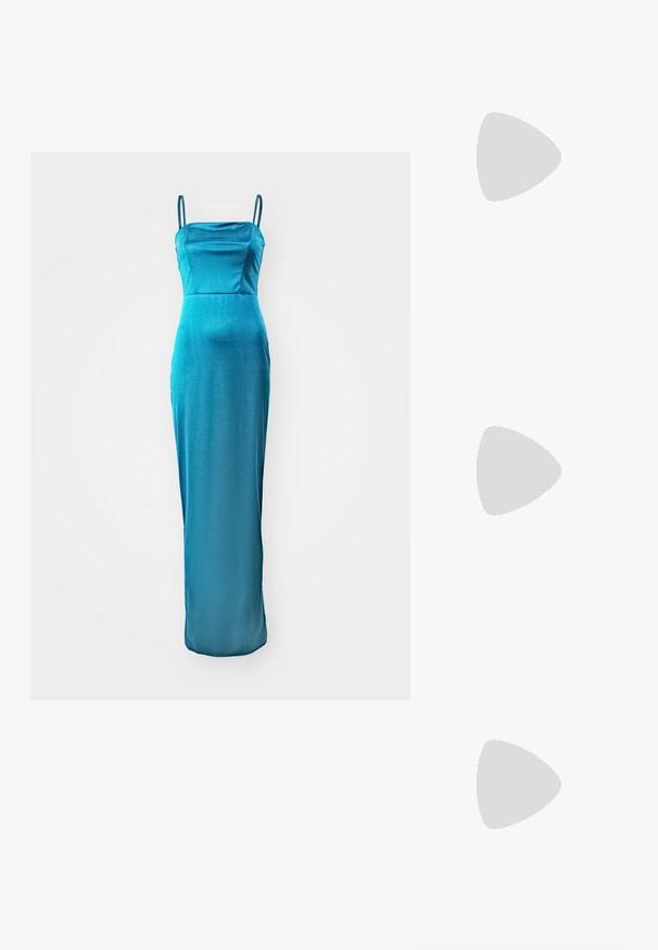 Satin midi suknelė teal spalvos, plonomis spaghetti petnešėlėmis, tiesiu dekolte ir prigludusia siluetu, kuris pereina į šiek tiek platėjantį hemą.; Juodas odinis aukštakulnis batelis su smailiu pirštu ir žemu bloku. Su kulkšnies dirželiu su auksinės spalvos sagtimi. Lygus paviršius.; Juodas odinis krepšys su išlenkta forma, nuimamu dirželiu ir auksiniais detalėmis. Krepšys turi kilpą su sagtimi.; Auksinės spalvos žiedas, turintis organišką, sukimosi dizainą su lygiu paviršiumi ir siaurėjančiais galais, sukuriantis modernią skulptūrinę išvaizdą.