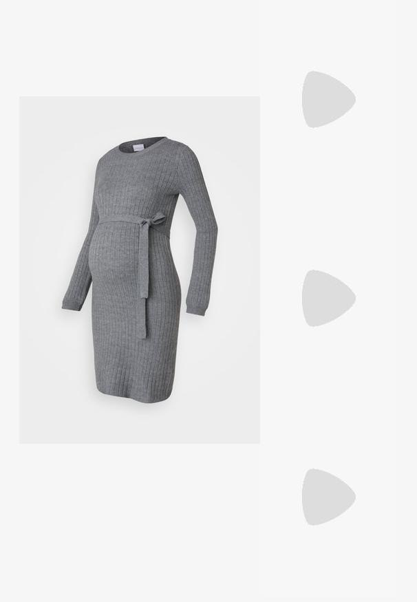 Abito premaman grigio a coste con maniche lunghe, scollatura tonda e cintura con nodo in vita. Il tessuto sembra morbido ed elastico.; Stivale alla caviglia in pelle nera con punta appuntita e tacco a blocco. Texture liscia, design minimalista e silhouette alta.; CHPO ALICE UNISEX - Occhiali da sole - milky tea/grey; Orecchini a cerchio in argento con una finitura liscia e lucente. Forma arrotondata, design leggero, con chiusura a perno.