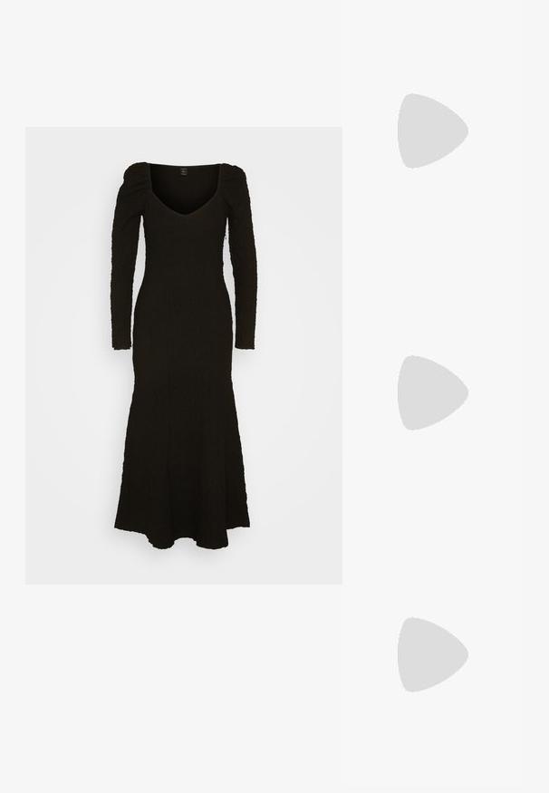 Pikk must kleit, millel on tekstuuriga kortsus kangas. Omab sügavat V-kaelust ja pikki puhvsevarrukaid. Laineline seelik ulatub maani.; Hõbedased slingback kõrged kontsad terava ninaga, metalne viimistlus, kaks dekoratiivset rihma ja sihvakad kontsad musta otsaga.; Mustmust mustraha kõverate joontega, eemaldatava rihmaga ja kuldsete detailidega. Kotil on klapp, millel on pandladetail.; Kolm paari kõrvarõngaid: suured valged pärlstudid, kuldsed rõngad läbipaistvate gemmidega ning kaks pikka, sirget kullast aktsentkõrvarõngast sädeleva detailiga.