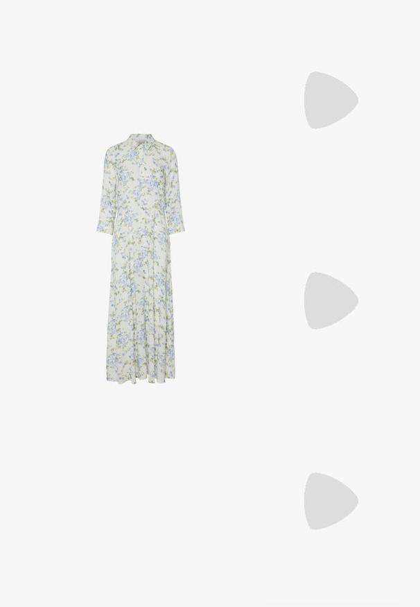 Robe maxi florale avec un col à boutons, des manches 3/4 et un tissu léger avec des motifs de fleurs bleues et vertes sur un fond crème.; Even&Odd Sandales à talons hauts - white; Even&Odd BUCKLE - Sac à main - off-white/beige; Even&Odd 2 PACK - Boucles d'oreilles - gold-coloured