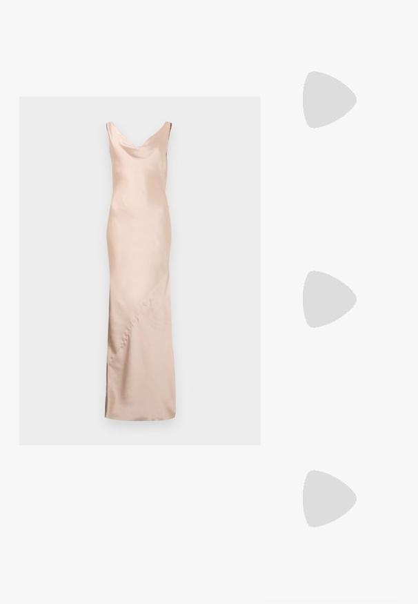 Abito lungo senza maniche in satin beige chiaro. Presenta una scollatura a V e un design senza cuciture con drappeggi sottili e dettagli cuciti.; Mule in pelle patinata nera con tacco alto, punta affilata e silhouette elegante, dotato di apertura sul dietro e tacco a stiletto sottile.; The Kooples SAC - Borsa a mano - black; Rabanne XL LINK DOUBLE HOOP EARRING - Orecchini - silver-coloured