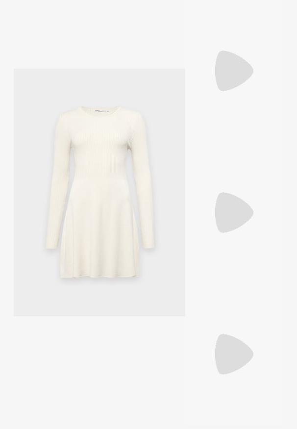 Abito a maniche lunghe in tessuto a coste beige chiaro. Corpetto aderente con gonna svasata. Collo arrotondato e design semplice. Tessuto morbido.; Tacchi a piattaforma neri con punta appuntita e cinturino regolabile alla caviglia. Realizzati in pelle liscia, presentano un tacco a blocco spesso.; Borsa a tracolla nera in pelle con una forma curva, manico rimovibile e accessori dorati. La borsa presenta una patta con un dettaglio a fibbia.; Orecchini a cerchio in tono oro con una finitura liscia e lucida. Presentano una forma a mezza luna e una chiusura a perno sicura.