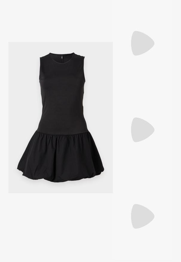 Rochie neagră fără mâneci, cu un top ajustat și o fustă plisată, flared, cu o textură netedă. Design simplu, potrivit pentru diverse ocazii.; Pantofi cu toc slingback din piele lacuită neagră, cu vârf ascuțit și toc geometric. Prezintă un design elegant, minimalist și o textură netedă.; Geantă structurată albă, cu mânere scurte și curea de umăr, având accente din metal aurit și material texturat, expusă pe un fundal gri.; Cercei din metal de culoare aurie cu un design elegant și curbat. Prezintă o formă distinctivă, ascuțită, o suprafață lustruită și un sistem de închidere cu balama.