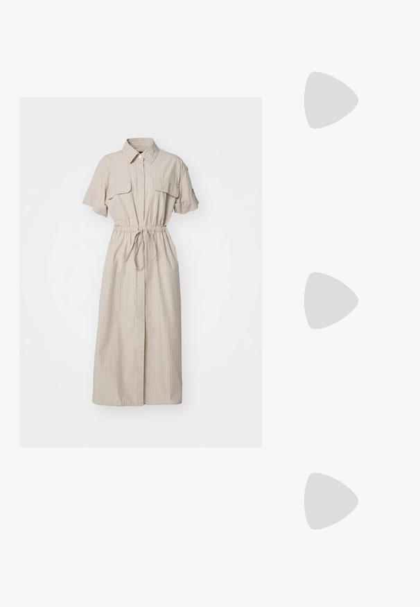 GAP CUTOUT MIDI SHIRTDRESS - Abito a camicia - khaki; Stivali da cowboy in pelle marrone con punta affusolata e tacco a blocco, caratterizzati da dettagliati ricami e accenti rialzati sul gambale.; Piccola borsa a tracolla crema con finitura testurizzata, una lunga tracolla regolabile, un accento a catena e chiusura a patta. Dettagli in hardware dorato.; Orecchini a cerchio in argento con un design torciglionato, caratterizzati da una finitura lucida e chiusura a perno. Misurano circa 3 cm di diametro.