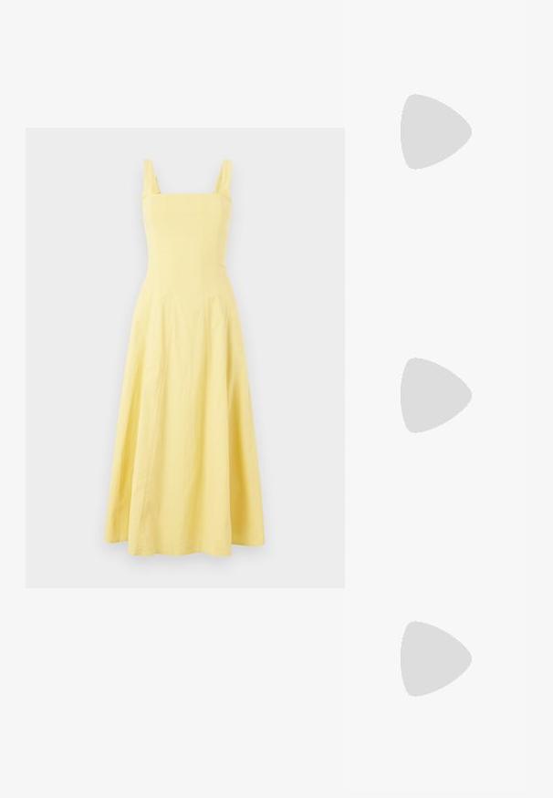 Vestido midi sin mangas de color amarillo con escote cuadrado, cuerpo ajustado y falda acampanada. Hecho de una tela ligera con una textura suave.; Zapato de charol negro tipo slingback con punta afilada, correas al tobillo con hebillas y herrajes de plata, y un tacón delgado.; Bolso de mano metálico dorado con un diseño estructurado, textura suave y correa ajustable. Presenta una forma triangular única y un cosido minimalista.; Pendientes en tono dorado que presentan formas texturizadas y onduladas. Incluyen aros de clip esculturales y un diseño de aro abierto con un acabado martillado.