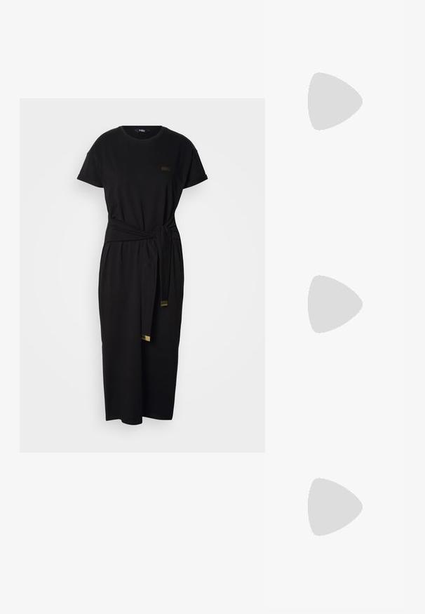 Mustast puuvillast kleit lühikeste varrukatega, ümmarguse kaelusega, vöökohaga ja keskpaigani ulatuva pikkusega. Kaasas peen brändi logo patch.; Valge ja beež toss, mille pealiskihiks on sile nahk ning millel on seemisnaha aktsendid. Omab ümarate paeltega kinnitust, pehmet talla ning tekstureeritud kummist välistalla.; Mustad suured mustad prillid geomeetrilise kujuga, tumedate läätsedega ja kontrastse halli detailiga raamidel. Logo käe peal.; Hõbedased metallkõrvarõngad sujuva pisarakuju ja poleeritud viimistlusega. Diskreetne graveering lisab detaile. Minimalistlik disain.