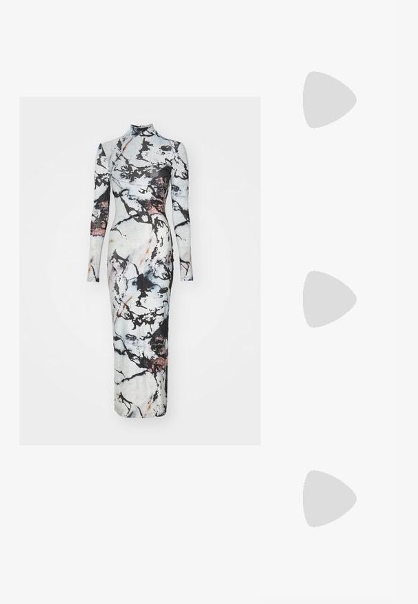 Rochie cu mânecă lungă, având un model inspirat din marmură în nuanțe de alb, negru și accente de roz, cu un decolteu înalt și o siluetă ajustată.; Top alb cu dungi, cu decolteu rotund și detaliu metalic pe umăr. Textură moale, design ajustat și stil fără mâneci.; Jachetă puffer cu un model maro și negru, asortată cu o fustă mini din piele de șarpe maro, cizme negre până la genunchi și o geantă mică neagră.; Geantă de piele neagră cu un design curbat, dotată cu studuri argintii, o cataramă și două buzunare laterale. Curea ajustabilă pentru opțiuni de transport.