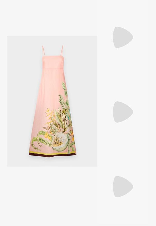 Alemais PAPAYA SUNDRESS - Hverdagskjole - pink; Hvide lædersneakers, lavtop design, med en glat tekstur, rund tå, snørret front og et lille broderet logo på siden.; Sort læder bucket taske med en struktureret overflade, guld hardware detaljer og en åben top. Har et kort håndtag og justerbar skulderrem.; Guldtonede knude-stud øreringe med et vredet design. Hver ørering har en cirkulær klar bagside for sikker brug.