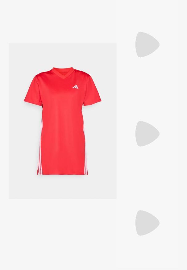 Piros sportruha rövid ujjakkal, V-nyakkivágással, sima anyagból készült; fehér oldalsávokkal és egy kis fehér logóval a mellkasán.; Fekete lakkbőr slingback sarkú cipők hegyes orral és kis blokk talppal, ezüst csat díszítéssel a pánton.; VOGUE Eyewear Napszemüvegek - full ivory/black smoke; Fekete bőrtáska ívelt formával, levehető pánttal és arany színű fémrészekkel. A táskán egy csattal díszített fedél található.