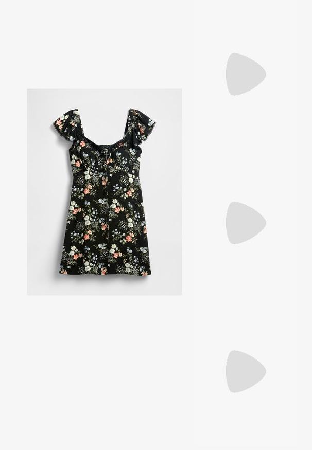 Zwarte korte jurk met opgeblazen mouwen, kant trim op de halslijn en een multicolore bloemenpatroon in roze, wit, blauw en groene bladeren.; Lichtgroene langemouwen shirt met een knoopsluiting aan de voorkant, kraag, textuurstof en strikdetails bij de manchetten. Recht gesneden onderrand.; Crème-kleurige platformhakken met een ronde neus en verstelbare enkelriem. Beschikt over een chunky blokhak met een lichte houten accenten.; Zwarte synthetische leren handtas met een zachte textuur, hobo-vorm en dubbele schouderbanden; heeft een glanzende afwerking en een minimalistisch ontwerp.