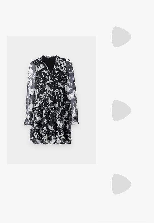 Crna i bijela cvjetna haljina s dugim rukavima, nabranim detaljima, dubokim V-izrezom i višeslojnim, tiered dizajnom suknje. Izrađena od lagane tkanine.; Cipele s visokom potpeticom i špicastim vrhom u srebrnoj, zlatnoj i nude boji. Sjajan finiš s izrezbarenim dizajnom, s potpeticom u obliku stiletto.; Srebrna metalik torbica s mekim, zaobljenim oblikom i čvorastim zatvaranjem na vrhu. Izrađena od glatke sintetičke kože.; Srebrne okrugle naušnice s minimalističkim dizajnom. Kružni oblik, glatka tekstura i tanak profil. Lagane s poliranim završetkom.