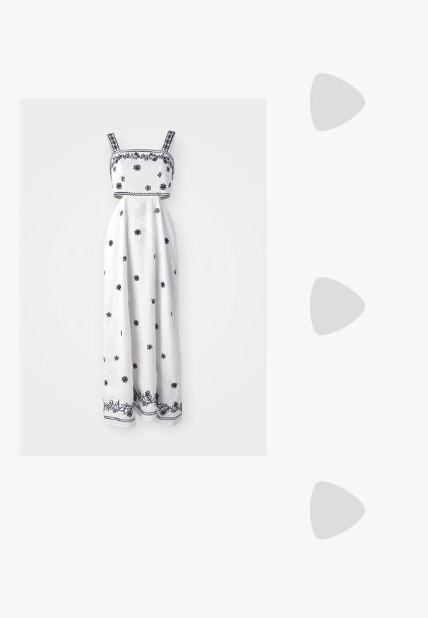 Bela maksi haljina s mornarsko plavim cvjetnim vezom, kvadratnim dekolteom i tankim trakama. Sadrži složeno obrubljeno šivanje duž donjeg ruba.; Crne lakirane balerinke sa četvrtastim vrhom, remenom oko zapešća sa srebrnim detaljima i ravnim đonom. Glatka tekstura s minimalističkim dizajnom.; Maje MISS MINI - Torba preko tijela - noir; Zlatne naušnice s višestrukim kaskadnim lancima, s prozirnim ovalnim cirkonima i dekorativnim šiljcima na vrhu.