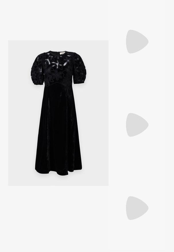 Sea ALICE EMBROIDERY PUFF DRESS - Proginė apranga - black; Balta mygtukinė marška, pagaminta iš medvilnės, su klasikinio stiliaus apykakle, dviem krūtinės kišenėmis ir ilgomis rankovėmis su rankogaliais. Lygaus tekstūros.; Juodas lakinės odos slingback batelis su smailiu nosiu, plonu kulnu ir subtiliu išpjovos dizainu. Yra auksinė sagtis ant dirželio.; Ruda tekstūruota odinė per petį nešama rankinė su auksiniu grandininiu dirželiu ir užlenkiamo užsegimo. Priekinėje pusėje yra logotipo detalė ir kišenė po užlenkimu.