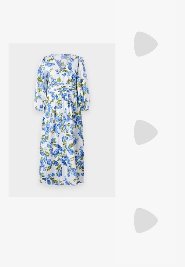 Blomster maxi kjole med hvit bakgrunn og blomster mønster i blått og grønt, V-hals, lange puffermer og innsnørt midje.; Sorte patentlær slingback-sko med spiss tå, ankelremmer med sølvspenner og detaljer, og en slank hæl.; Gullfarget metallisk håndveske med en strukturert design, glatt tekstur og justerbar stropp. Har en unik trekantet form og minimalistisk søm.; Gullfargede øredobber med teksturerte, bølgete former. Inkluderer skulpturelle klipsstuds og åpen hoop-design med en hamret finish.