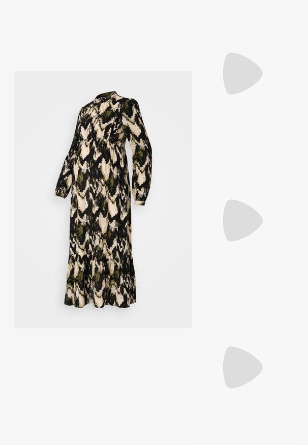 Vestido de maternidade longo e preto com padrão abstracto em verde e bege, decote alto, mangas longas, cintura franzida e barra com volantes em camadas.; Botas de tornozelo em pele preta com bico pontiagudo e um salto robusto. Textura suave com acentos mínimos e um design ajustado e elegante.; Óculos quadrados de plástico transparente com lentes translúcidas, apresentando detalhes em dourado nas hastes.; Bolsa tote de couro castanho com uma textura suave, design de abertura superior e duas alças para o ombro. Apresenta costura mínima e sem hardware visível.