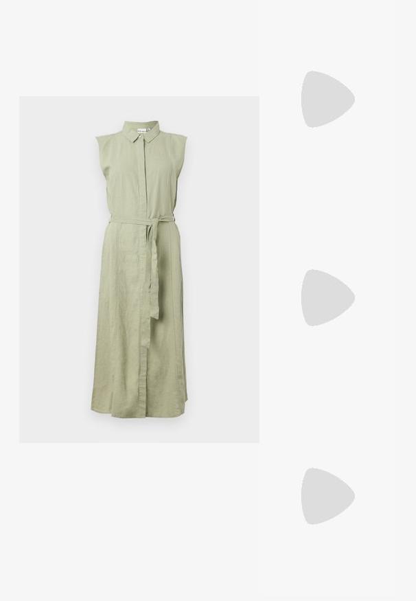 Varrukaseta, nööpidega kleit helesinises linases riidis, millel on krae ja vöökoht. Omab sirget lõiget ja külgmisi lõhesid.; Kare kõrge kontsaga king, läikiv tumepruun lakknahast, terava nina, avatud külgedega ja reguleeritava pahkluuringiga.; Suur õlgkott, millel on tekstureeritud beež välimus ja kaks laia sang. Omab nahast kaunistusrihma sulgemiseks.; Hõbedased rõngaskõrvarõngad, millel on sile, läikiv viimistlus. Ümmargune kuju ja turvaline klõpsulatus. Kerge disain, sobib igapäevaseks kandmiseks.