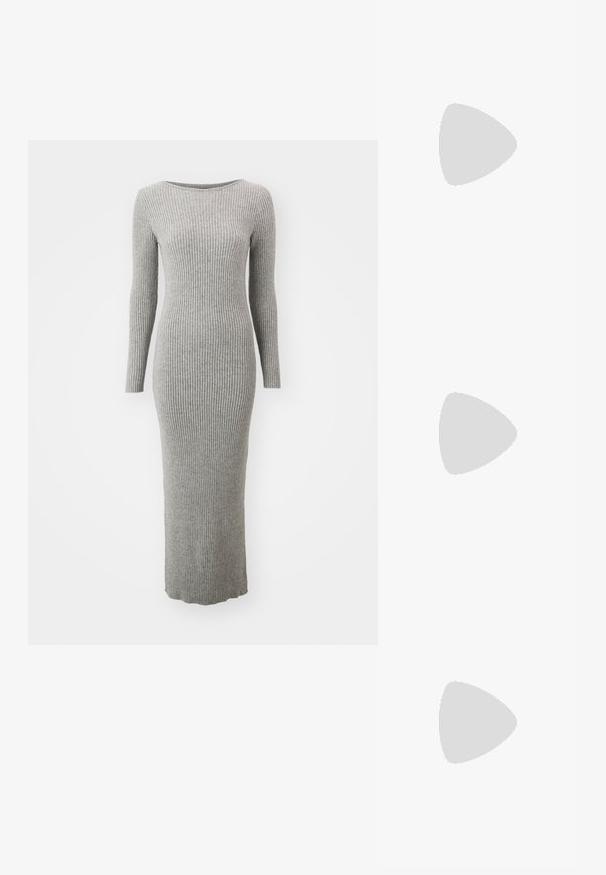 Mörklångärmad, figurnära klänning i ljusgrått ribbat stickat tyg. Har rund halsringning och ankellång nederkant. Slät textur med ett subtilt mönster.; Mörkbrun läderstövel till mitten av vaden med rund tå, tjock svart sula, låg blockklack och dragflik bak.; Svarta rektangulära solglasögon med mörka linser, slimmad plastbåge och böjda tempel. Designen är kraftig med en minimalistisk estetik.; Svart läderhandväska med en böjd axelrem, slät yta, rektangulär form, dragkedjestängning och silverfärgade detaljer.