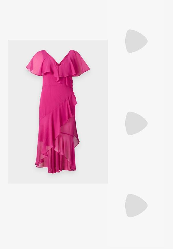 Robe fuchsia avec un décolleté en V, des manches évasées et des volants superposés. Confectionnée en tissu léger, avec un ourlet asymétrique et un tomber texturé.; Des sandales noires à talons hauts avec des fines lanières au design noué, un bout carré lisse et un talon aiguille élégant.; Sac à main en métal gris clair avec une bandoulière en chaîne, orné de petits clous métalliques ronds et d'un logo de marque triangulaire.; Boucles d'oreilles en argent avec une finition lisse et brillante. Forme arrondie, conception légère, avec un fermoir à tige.