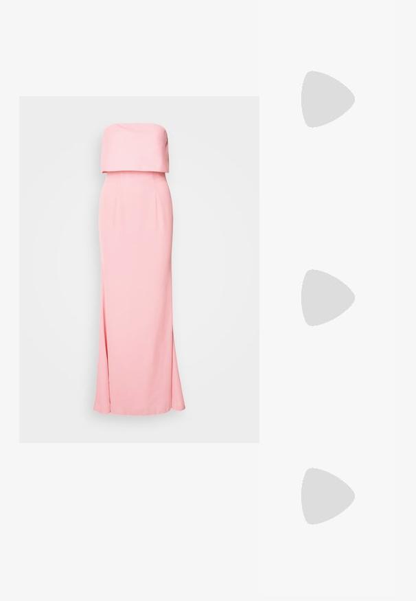 Vestido rosa sem alças com uma silhueta justa, textura suave, design até ao chão e um corpete largo e dobrado que destaca o decote.; Saltos altos pretos com bico fino e atilho ajustável no tornozelo. Confeccionados em couro suave, apresentam um salto bloco robusto.; Bolsa estruturada branca com alças curtas e uma alça de ombro, com detalhes em hardware dourado e material texturizado, exibida contra um fundo cinza.; Conjunto de seis anéis dourados com vários designs: trançados, com motivos de folhas e bandas sólidas; alguns com detalhes em pedras preciosas verdes.