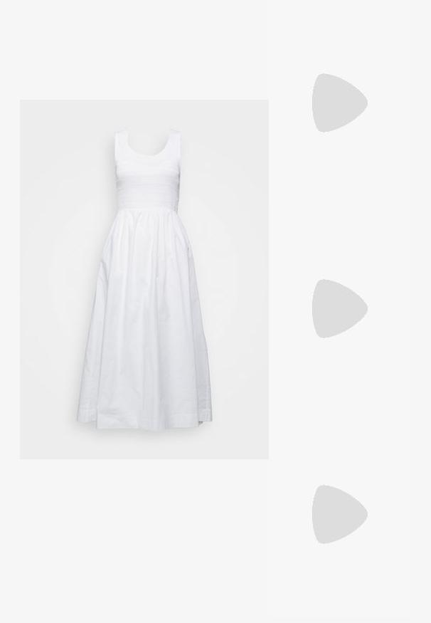 Faithfull the brand MATERA MIDI DRESS - Kjole - white; Sorte flip-flop sandal med blank finish, med en tynn stropp og en liten dekorativ detalj på tåstroppen. Flat såle design.; Tory Burch Solbriller - silver-coloured; Gullfarget metallisk håndveske med en strukturert design, glatt tekstur og justerbar stropp. Har en unik trekantet form og minimalistisk søm.