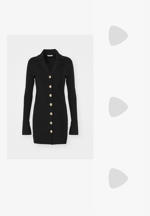 Patrizia Pepe Rochie tip creion - nero; Pantof de damă din piele neagră, cu toc înalt, vârf ascuțit, textură fină și toc conic. Design minimalist, fără embellishments suplimentare.; Geantă de umăr din piele neagră cu o textură moale, formă triunghiulară și curea ajustabilă, asortată cu o bluză cu dungi albastre deschise și pantaloni albi.; Cercei rotunzi din argint cu un finisaj neted și strălucitor. Design ușor, având o formă rotundă și închidere cu tijă.